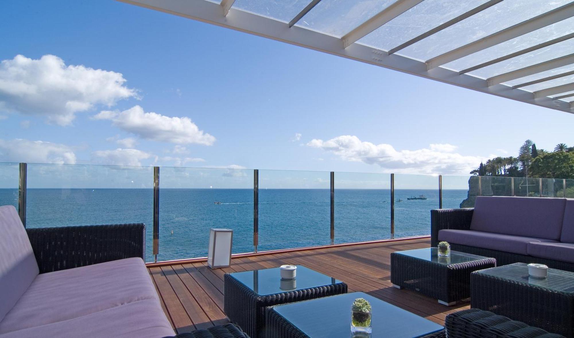 Pestana Carlton Madeira Ocean Resort Hotel Funchal  Exterior photo The Sky Bar
