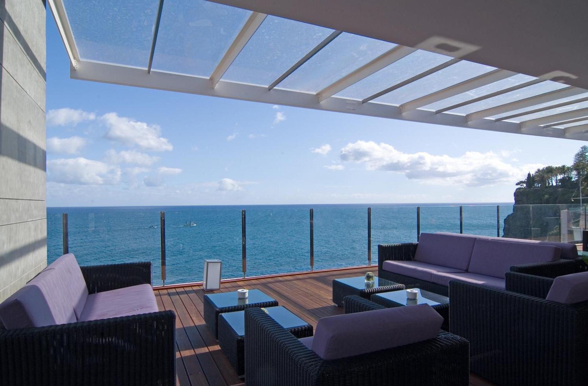Pestana Carlton Madeira Ocean Resort Hotel Funchal  Exterior photo The Sky Bar