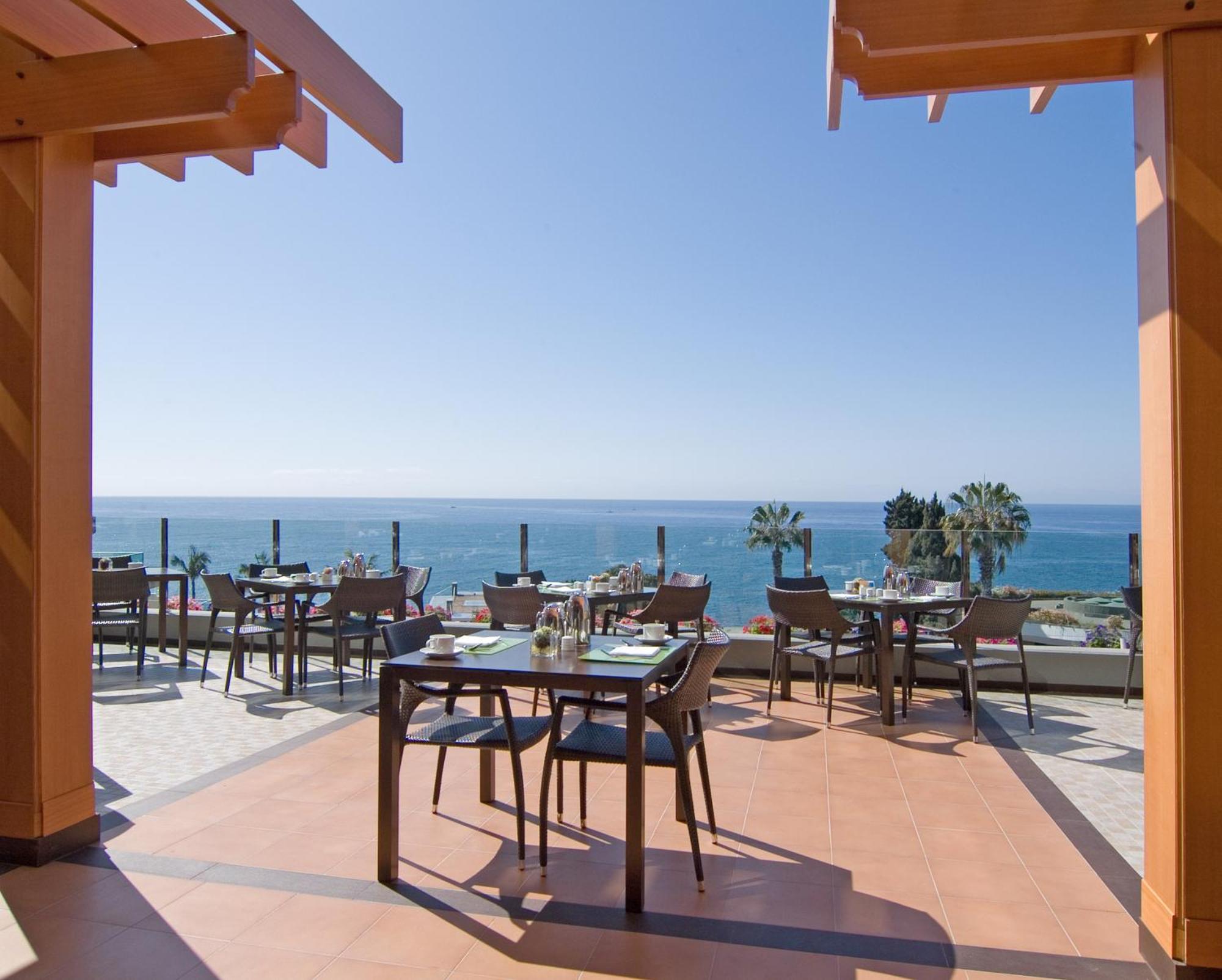 Pestana Carlton Madeira Ocean Resort Hotel Funchal  Exterior photo The Beach Club