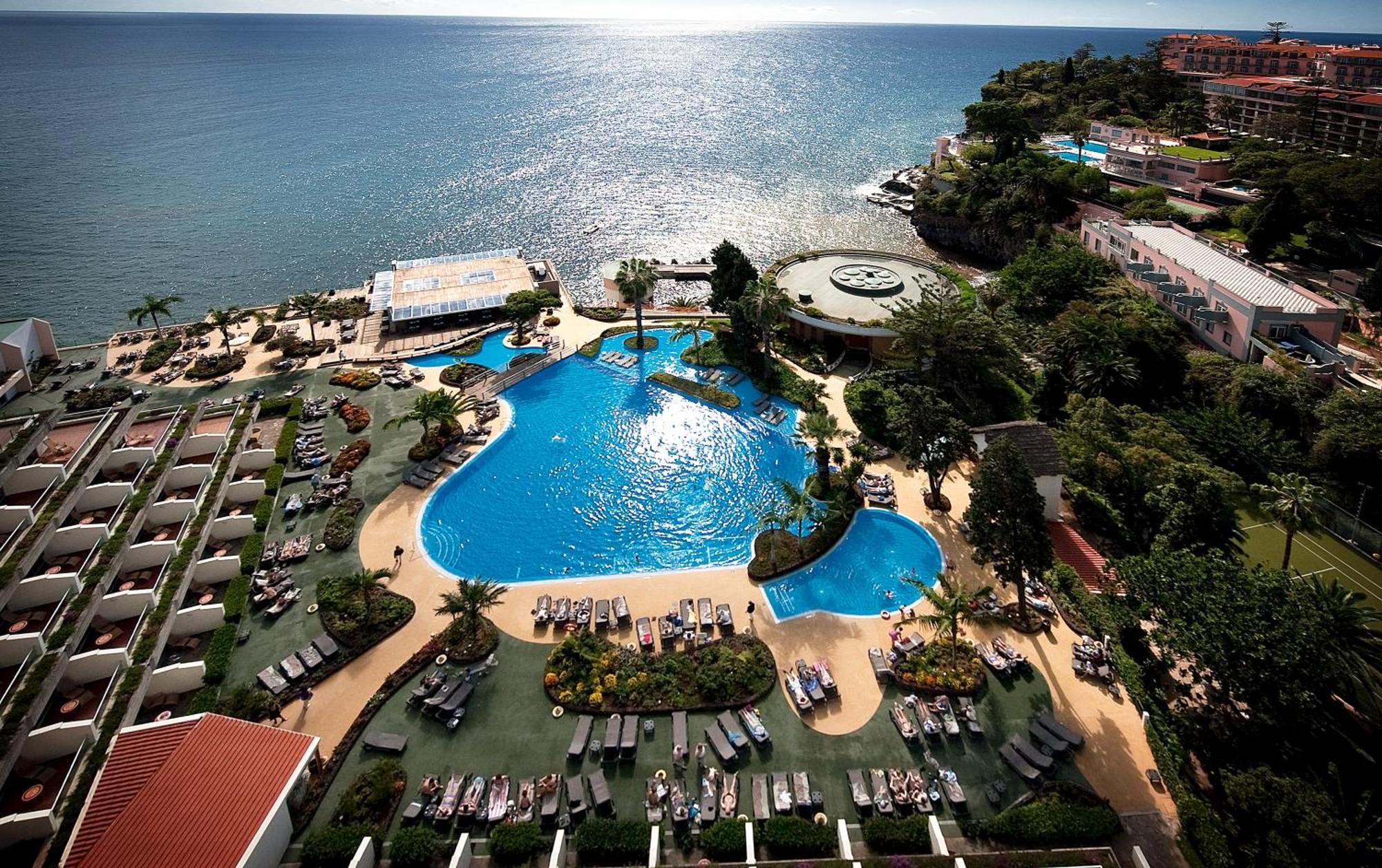 Pestana Carlton Madeira Ocean Resort Hotel Funchal  Exterior photo The swimming pool at the hotel