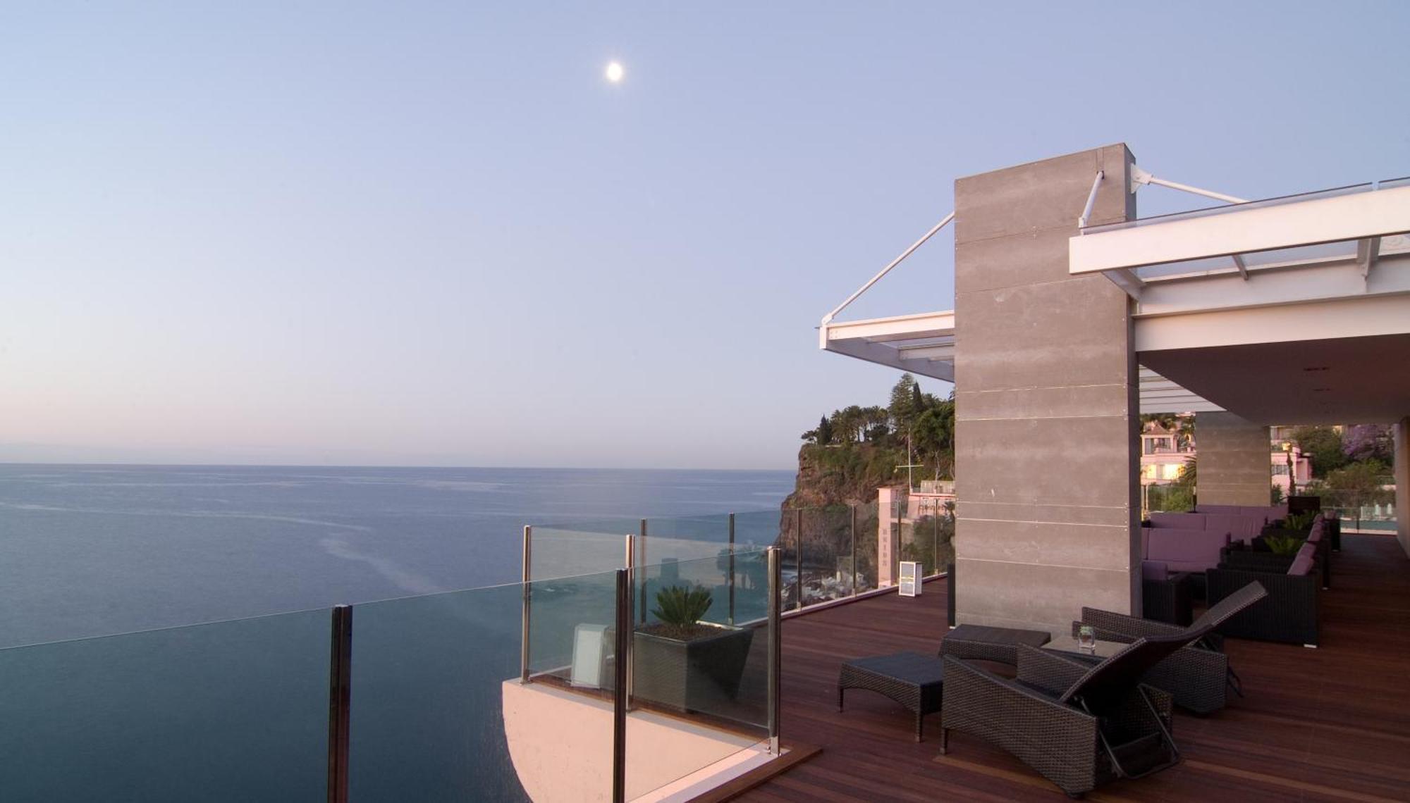 Pestana Carlton Madeira Ocean Resort Hotel Funchal  Exterior photo Villa Blue Diamond