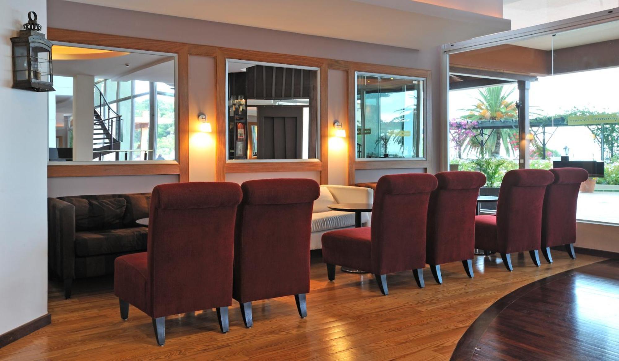 Pestana Carlton Madeira Ocean Resort Hotel Funchal  Exterior photo Interior of the lounge