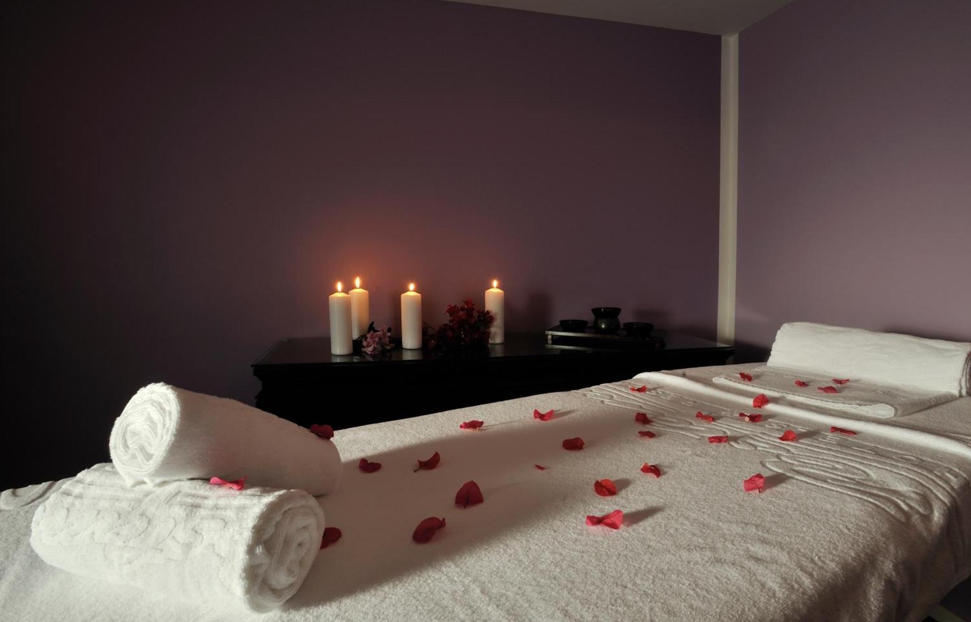 Pestana Carlton Madeira Ocean Resort Hotel Funchal  Exterior photo A massage table