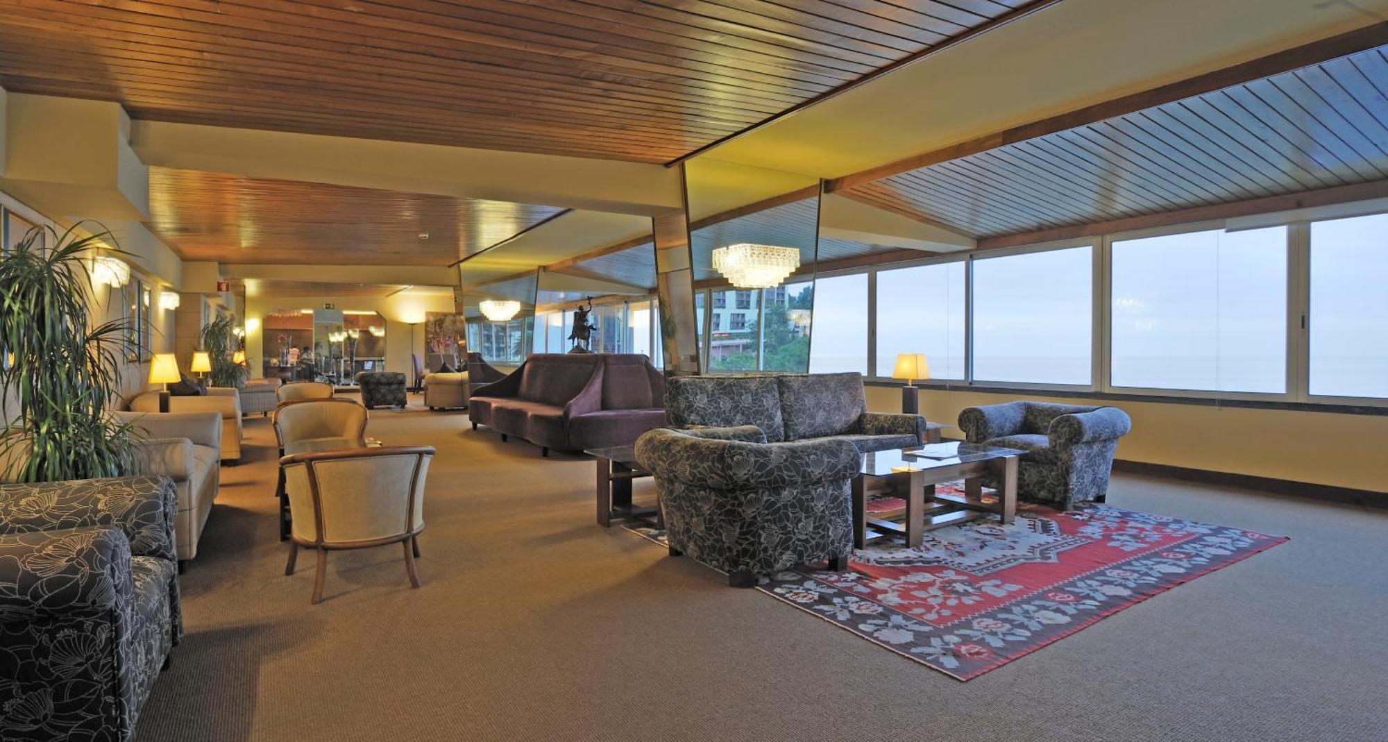 Pestana Carlton Madeira Ocean Resort Hotel Funchal  Exterior photo The lounge at the airport
