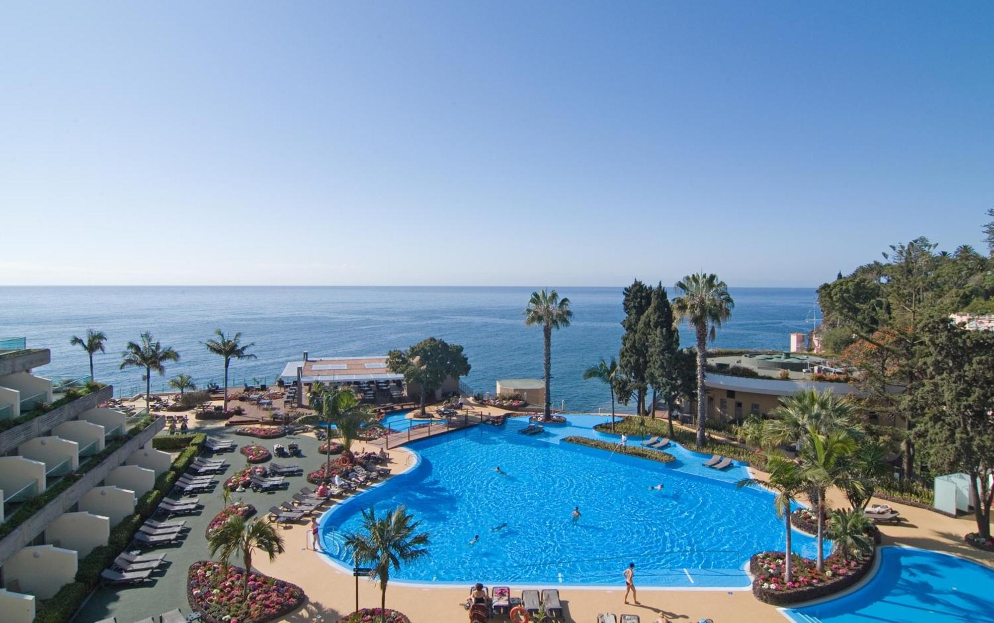 Pestana Carlton Madeira Ocean Resort Hotel Funchal  Exterior photo The pool at the hotel