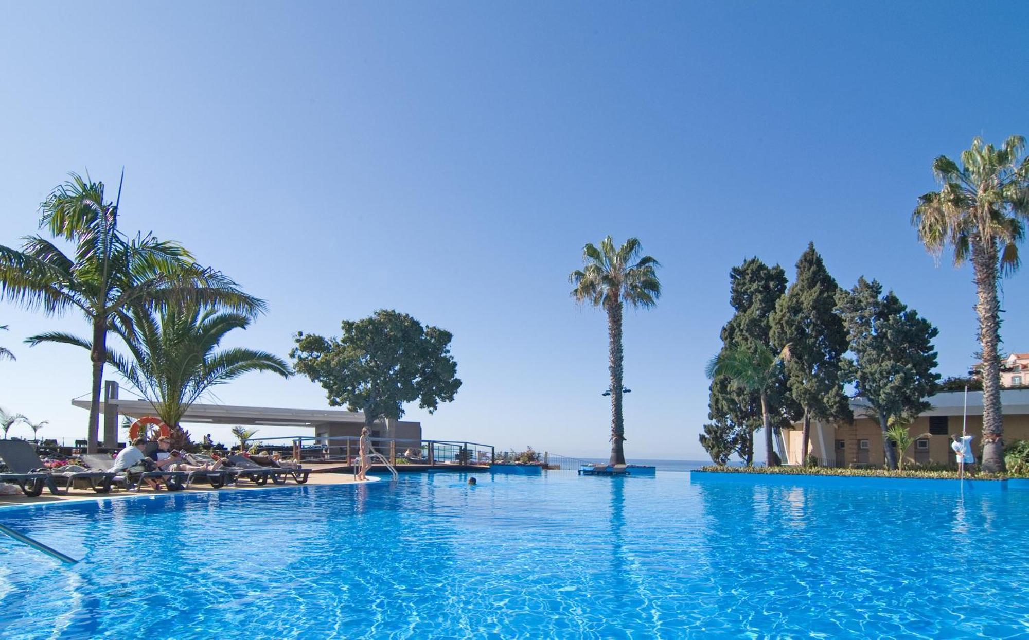 Pestana Carlton Madeira Ocean Resort Hotel Funchal  Exterior photo Infinity pool at the Grand Resort